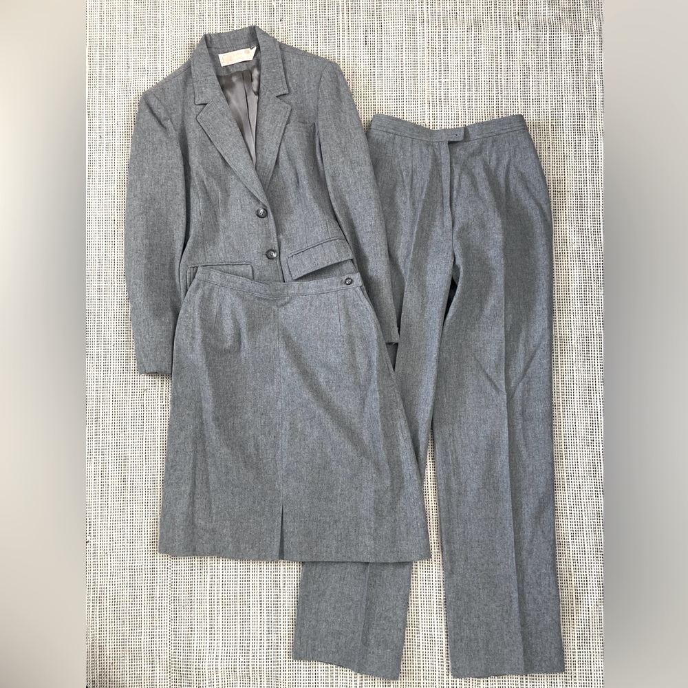 VTG Pendleton Women’s Grey Wool Suit; Pants Jacket and Skirt; Fits Like Size 2/4
